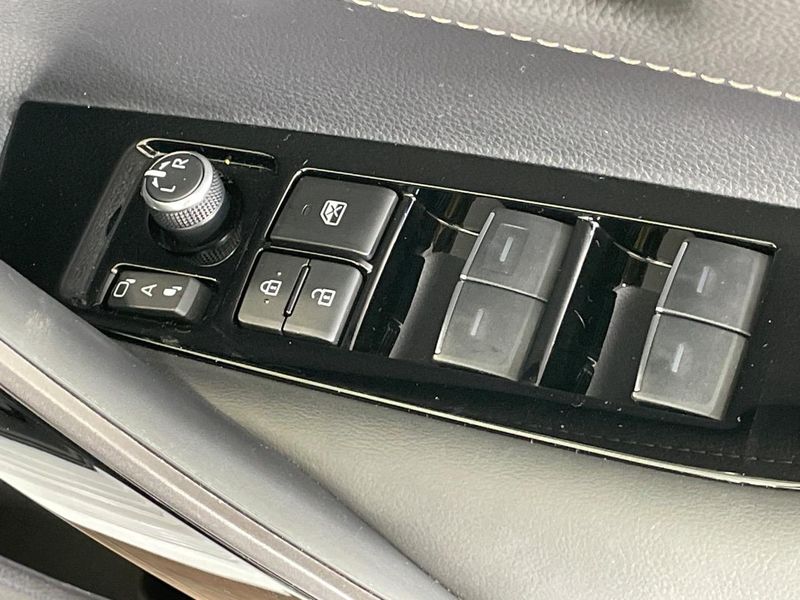 2024 Toyota Corolla Touring 6AA-ZWE219W (UW-6a8520643eee1)[18]