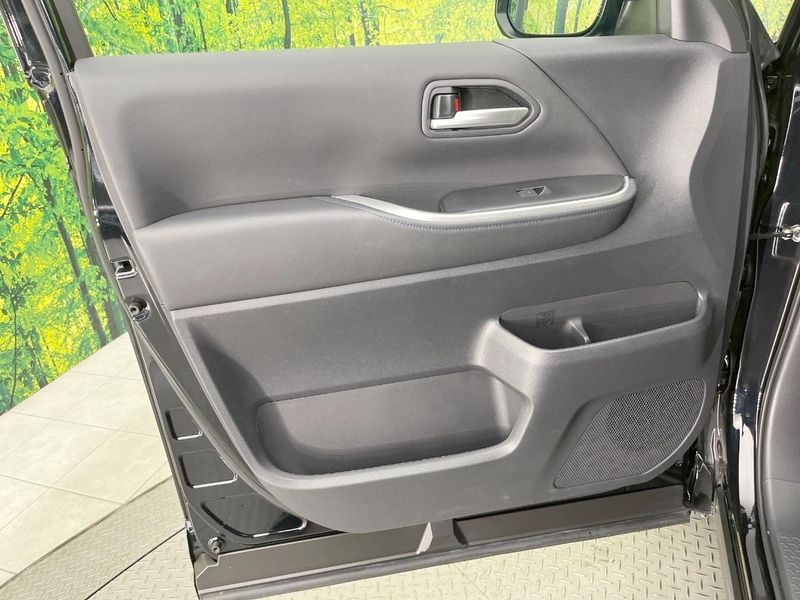 2025 Toyota Voxy 6AA-ZWR90W (UW-6a852078d7f3b)[27]
