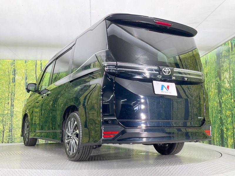 2025 Toyota Voxy 6AA-ZWR90W (UW-6a852078d7f3b)[17]