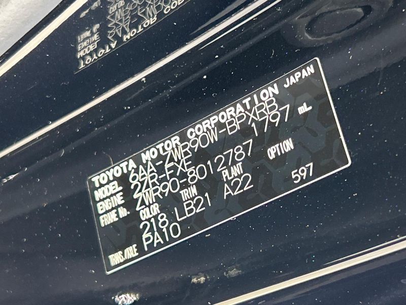 2024 Toyota Voxy 6AA-ZWR90W (UW-6a85207ab7689)[1]