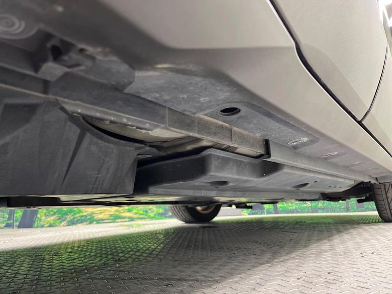 2018 Toyota C-HR DAA-ZYX10 (UW-6a85208022da1)[6]