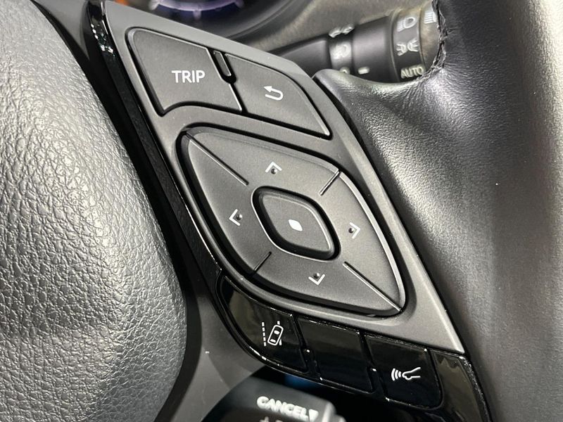 2018 Toyota C-HR DAA-ZYX10 (UW-6a85208022da1)[27]