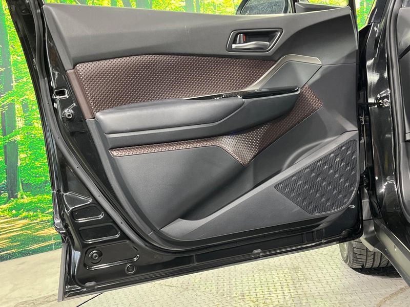 2018 Toyota C-HR DAA-ZYX10 (UW-6a85208022da1)[4]