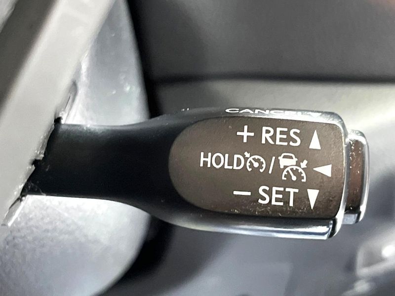 2019 Toyota C-HR DAA-ZYX10 (UW-6a852081739b9)[23]