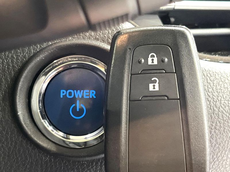 2019 Toyota C-HR DAA-ZYX10 (UW-6a852081739b9)[16]