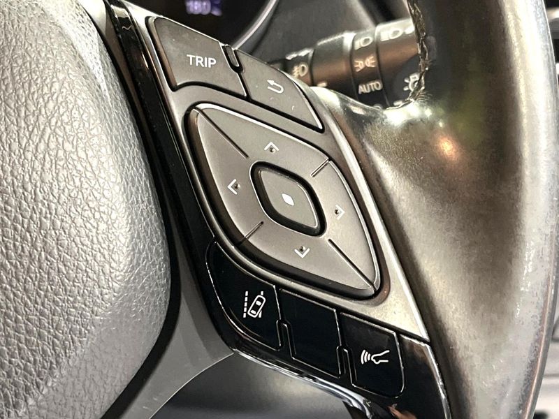 2019 Toyota C-HR DAA-ZYX10 (UW-6a852081739b9)[14]