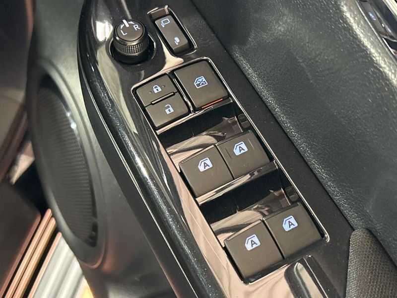 2021 Toyota Hilux 3DF-GUN125 (UW-6a866ed035f3a)[12]