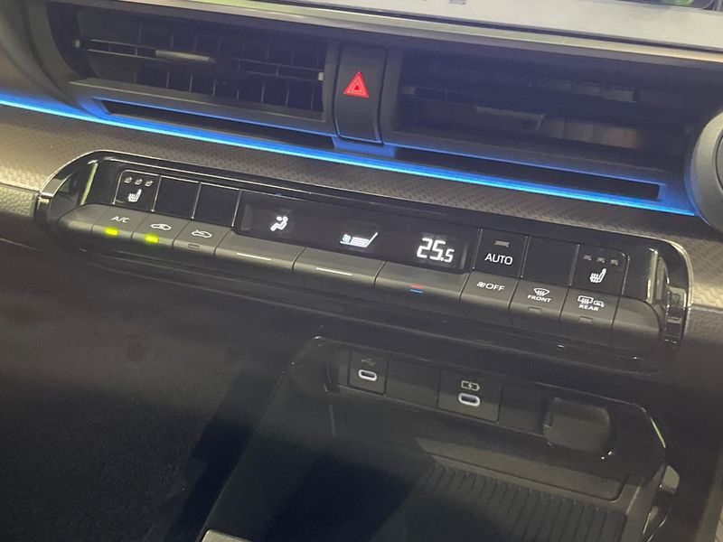 2024 Toyota Prius 6AA-MXWH65 (UW-6a867044e6a84)[16]