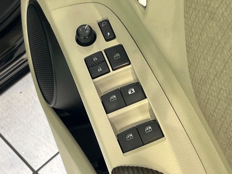 2016 Toyota Sienta DBA-NSP170G (UW-6a867065a031f)[23]