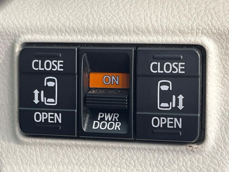 2016 Toyota Sienta DBA-NSP170G (UW-6a867065a031f)[26]