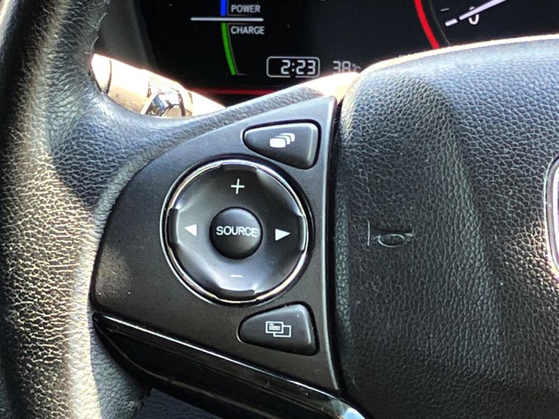 2015 Honda Vezel DAA-RU3 (UW-6a86707edacde)[28]