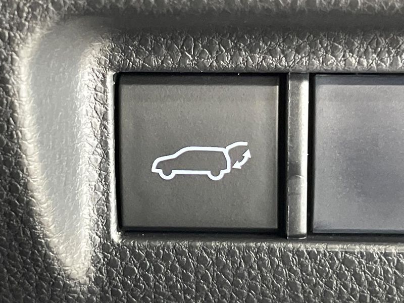2021 Toyota Harrier Hybrid 6AA-AXUH85 (UW-6a87c013cfeff)[22]