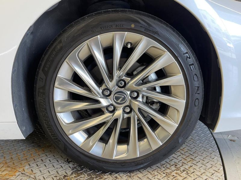 2018 Lexus ES 6AA-AXZH10 (UW-6a87c01709156)[14]