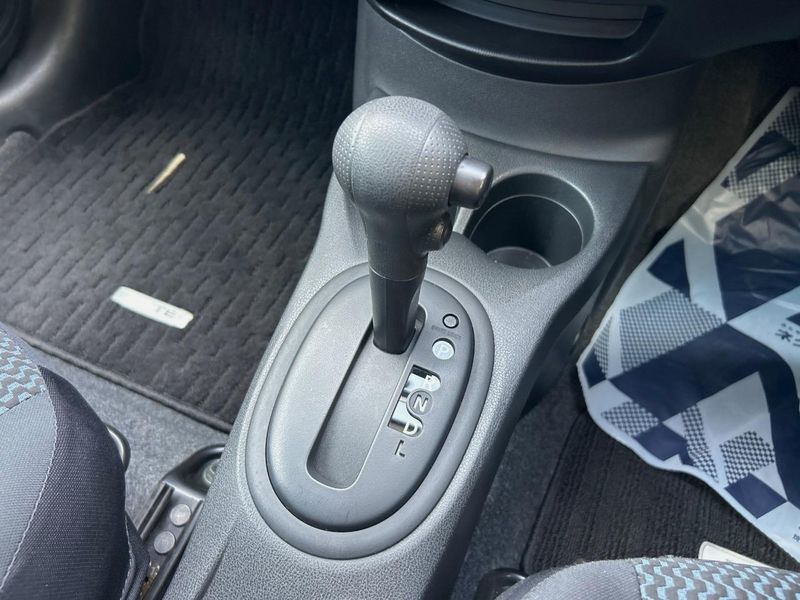 2013 Nissan Note DBA-E12 (UW-6a87c072af735)[26]