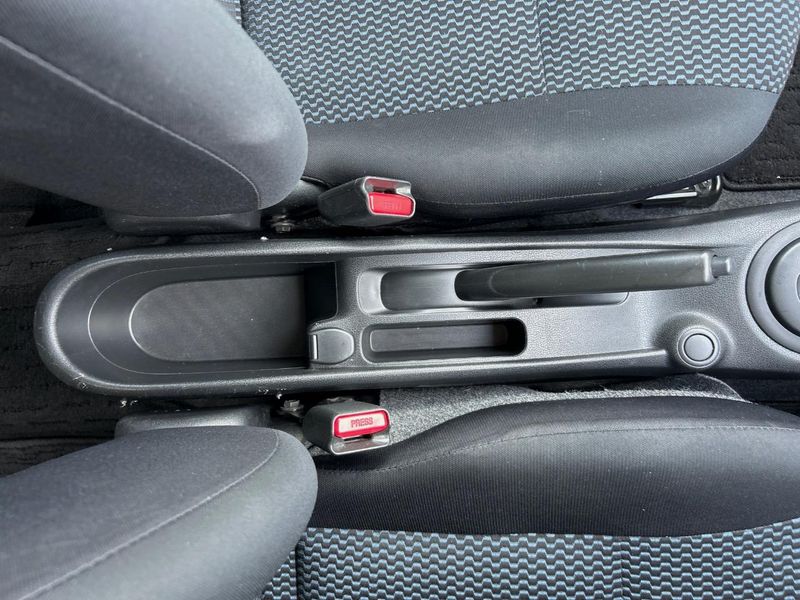 2013 Nissan Note DBA-E12 (UW-6a87c072af735)[27]