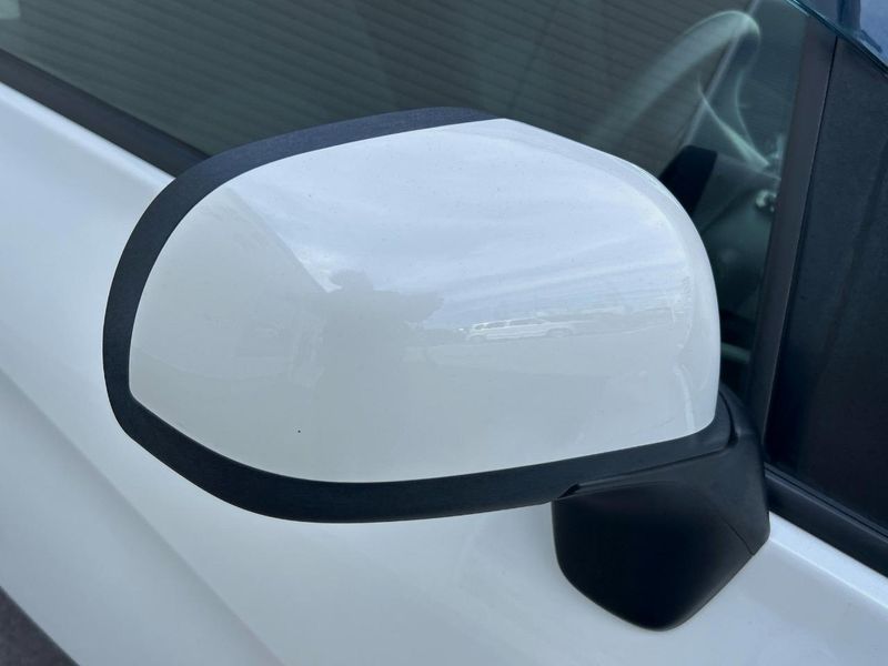 2013 Nissan Note DBA-E12 (UW-6a87c072af735)[5]
