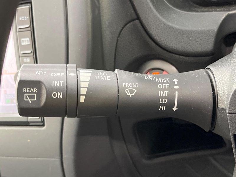 2017 Nissan Note DBA-E12 (UW-6a87c0760885d)[17]