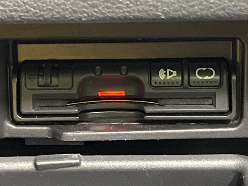2017 Nissan Serena DAA-GFC27 (UW-6a87c09c2e3d0)[10]
