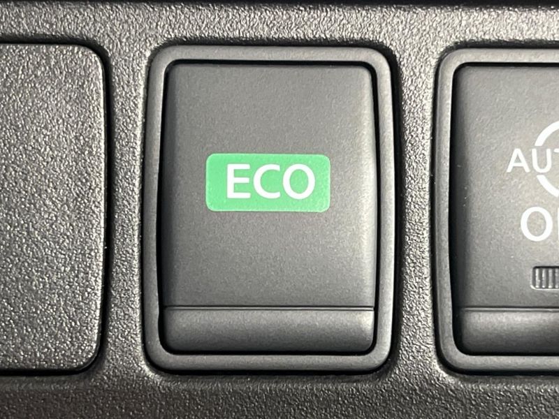 2017 Nissan Serena DAA-GFC27 (UW-6a87c09c2e3d0)[12]