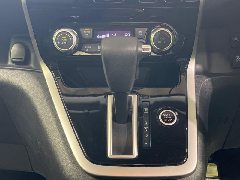2017 Nissan Serena DAA-GFC27 (UW-6a87c09c2e3d0)[16]