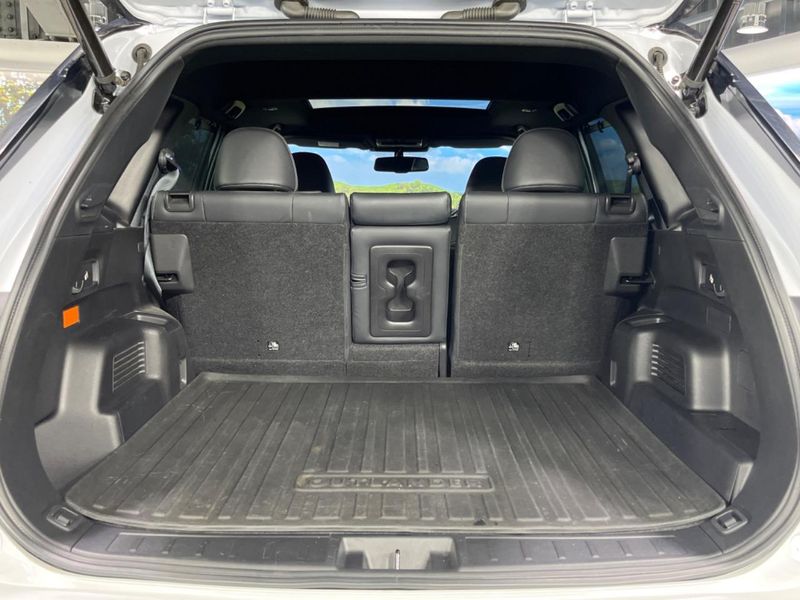 2023 Mitsubishi OUTLANDER PHEV 5LA-GN0W (UW-6a87c0ae7cfc7)[13]