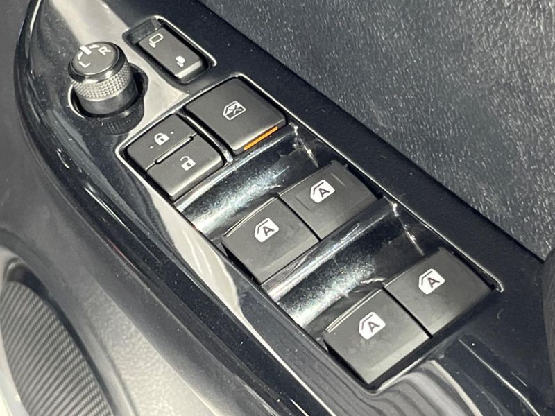 2022 Toyota Hilux 3DF-GUN125 (UW-6a87c0c9e92d5)[19]