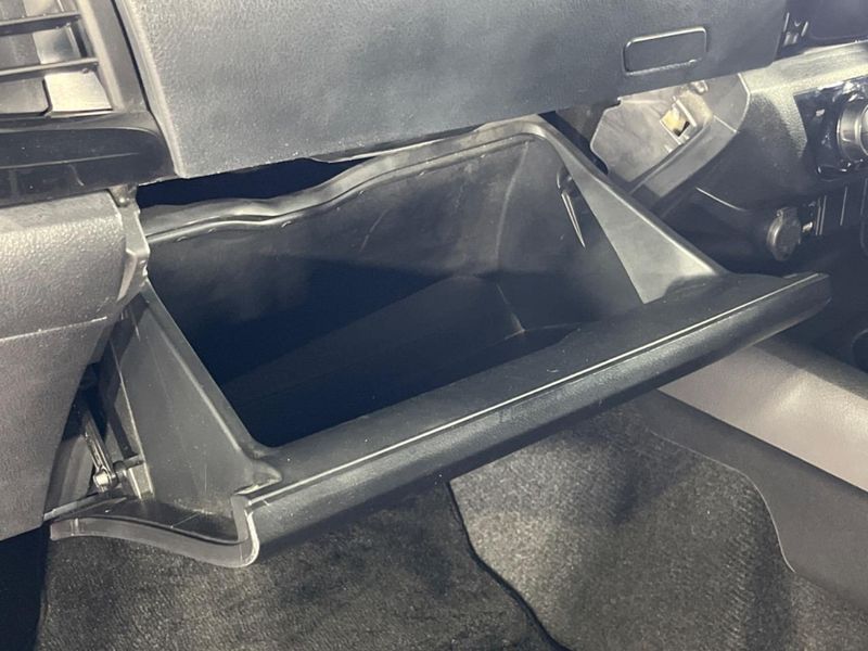 2022 Toyota Hilux 3DF-GUN125 (UW-6a87c0c9e92d5)[27]