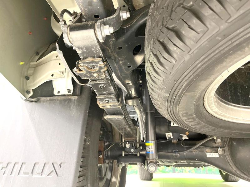2024 Toyota Hilux 3DF-GUN125 (UW-6a87c0cb5b1c0)[25]