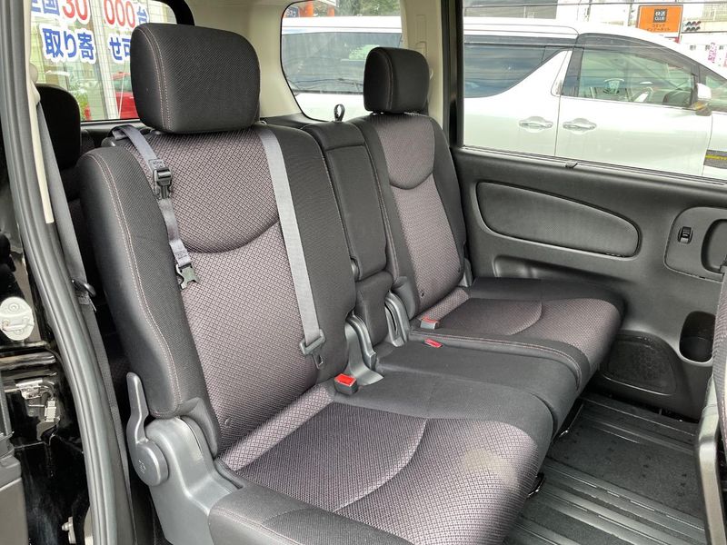 2013 Nissan Serena DAA-HFC26 (UW-6a87c0e903412)[16]