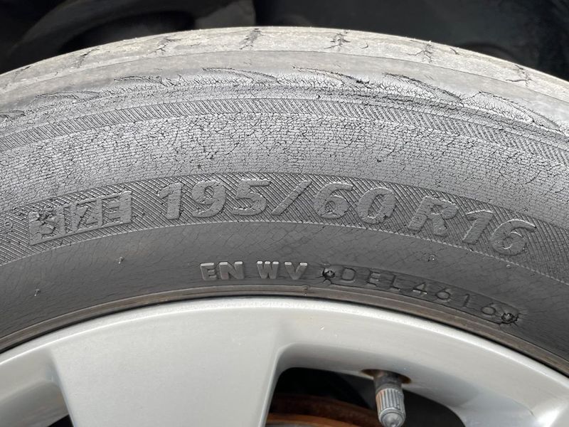 2013 Nissan Serena DAA-HFC26 (UW-6a87c0e903412)[9]