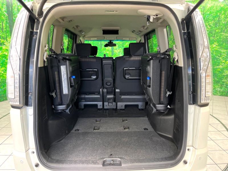 2015 Nissan Serena DAA-HFC26 (UW-6a87c0eb0558d)[15]