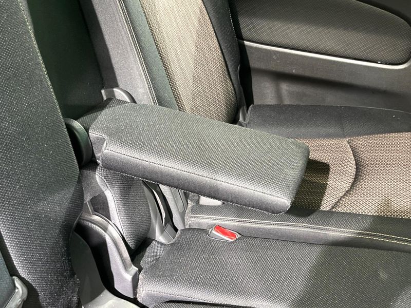 2015 Nissan Serena DAA-HFC26 (UW-6a87c0eb0558d)[19]