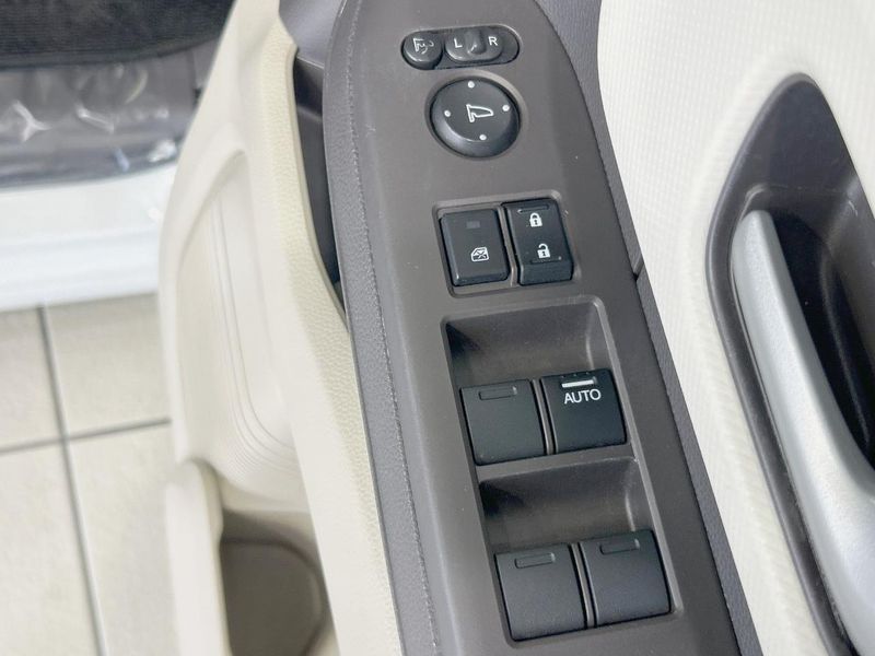 2019 Honda N-BOX DBA-JF3 (UW-6a87c11c00196)[26]