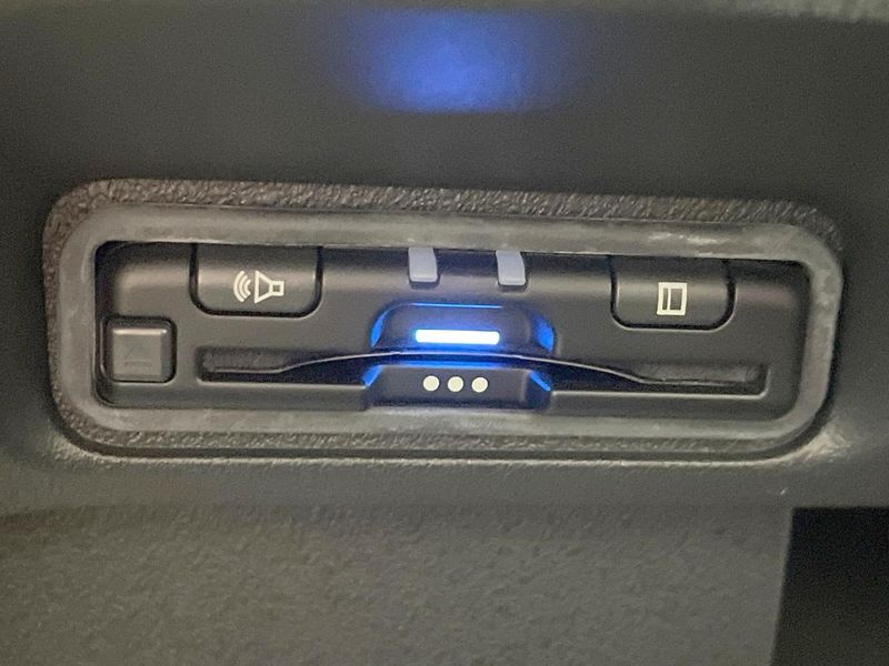 2023 Honda N-BOX CUSTOM 6BA-JF5 (UW-6a87c13e48c9f)[22]