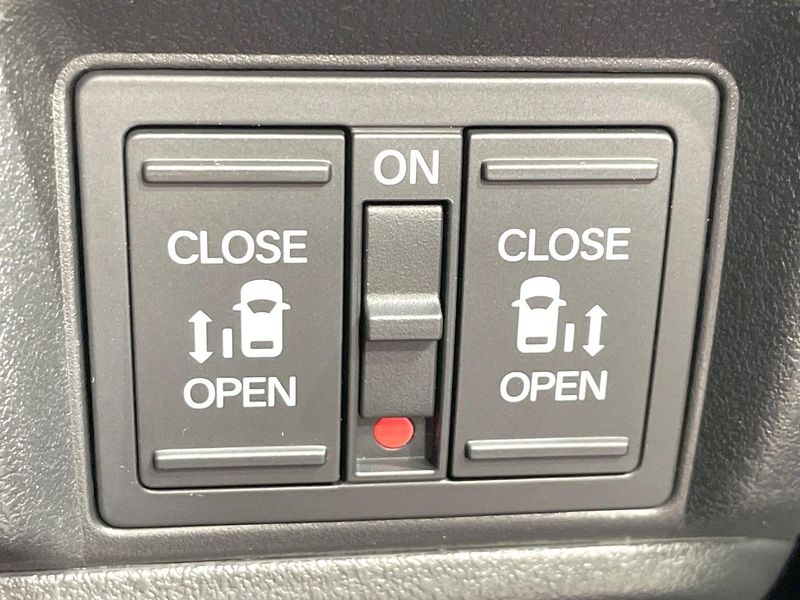2023 Honda N-BOX CUSTOM 6BA-JF5 (UW-6a87c13e48c9f)[26]