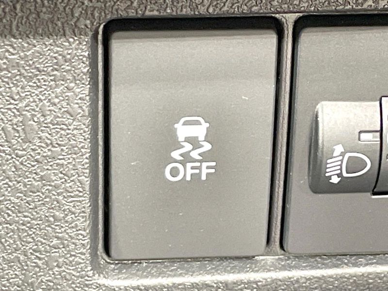 2023 Honda N-BOX CUSTOM 6BA-JF5 (UW-6a87c13e48c9f)[25]