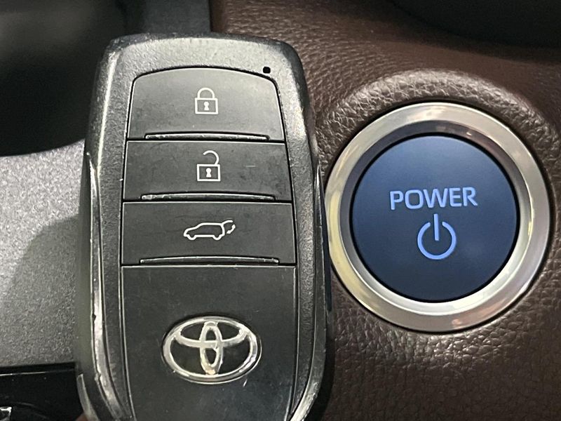 2021 Toyota Yaris Cross 6AA-MXPJ15 (UW-6a87c24060a5b)[21]