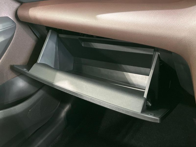 2021 Toyota Yaris Cross 6AA-MXPJ15 (UW-6a87c24060a5b)[6]