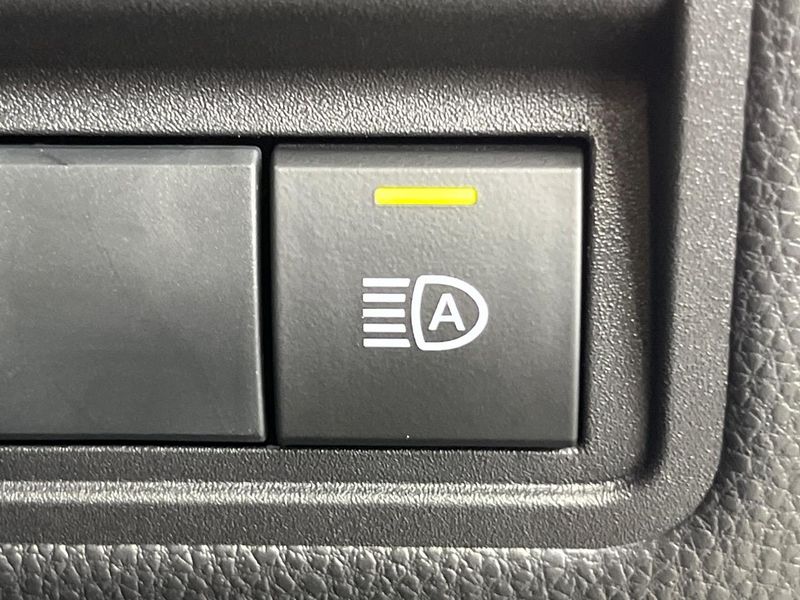 2021 Toyota Yaris Cross 6AA-MXPJ15 (UW-6a87c24060a5b)[24]