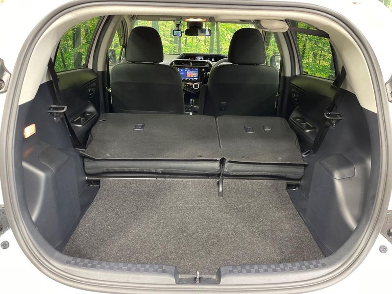 2018 Toyota Aqua DAA-NHP10 (UW-6a87c27a9755c)[29]