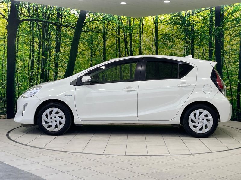 2016 Toyota Aqua DAA-NHP10 (UW-6a87c27fc1099)[14]