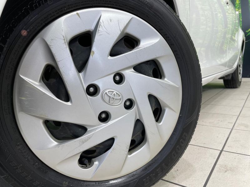 2016 Toyota Aqua DAA-NHP10 (UW-6a87c27fc1099)[5]