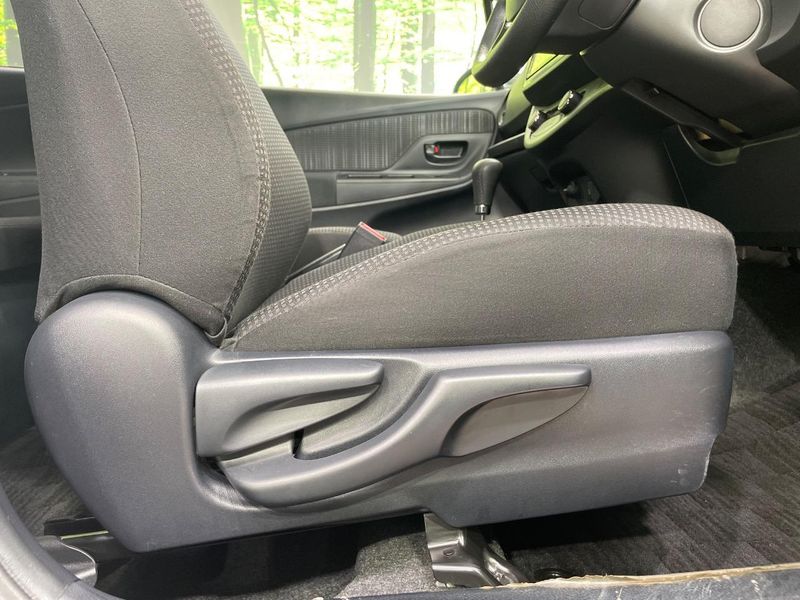 2017 Toyota Vitz DAA-NHP130 (UW-6a87c2851940d)[18]