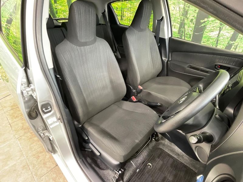 2017 Toyota Vitz DAA-NHP130 (UW-6a87c2851940d)[19]