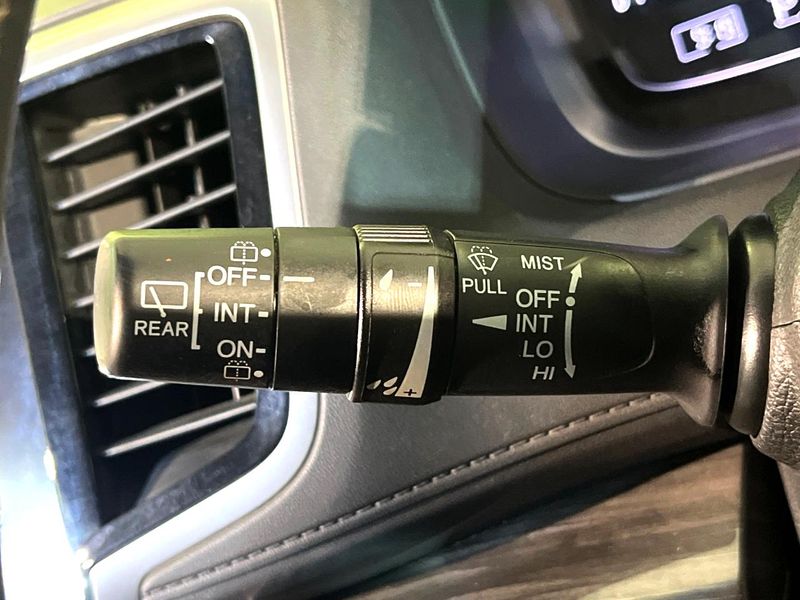 2013 Honda Odyssey DBA-RC2 (UW-6a87c29a1fb8c)[27]