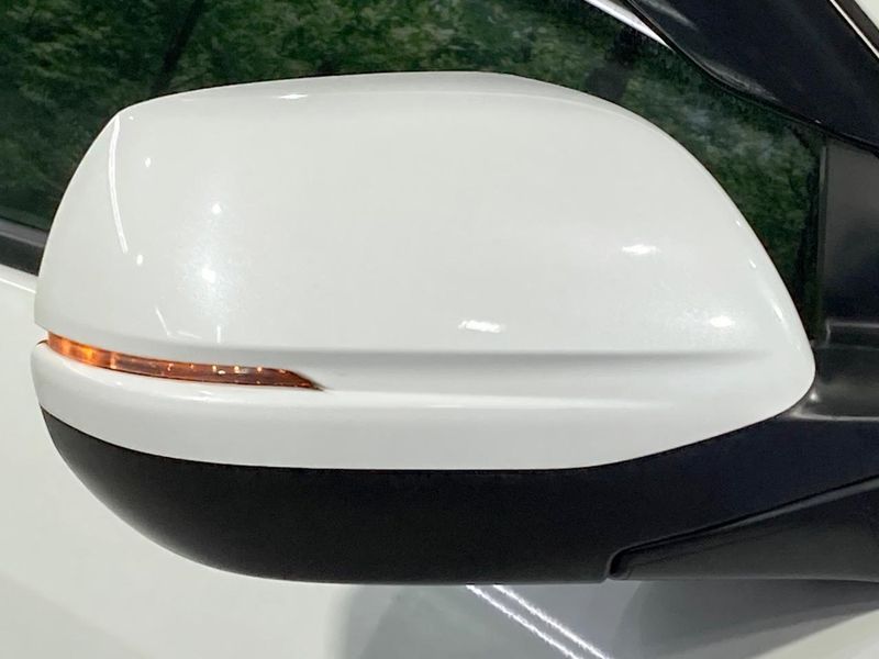 2017 Honda Vezel DAA-RU3 (UW-6a87c2a9be03d)[24]