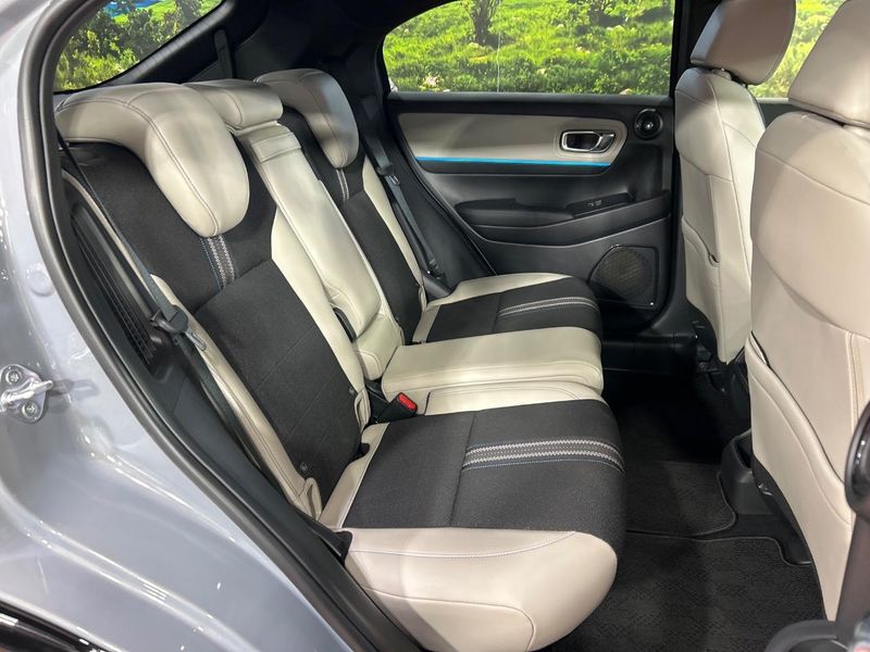 2025 Honda Vezel 6AA-RV5 (UW-6a87c2b92d584)[18]