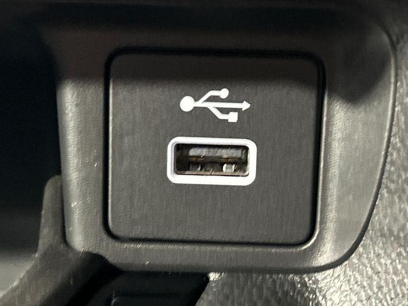 2025 Honda Vezel 6AA-RV5 (UW-6a87c2b92d584)[24]