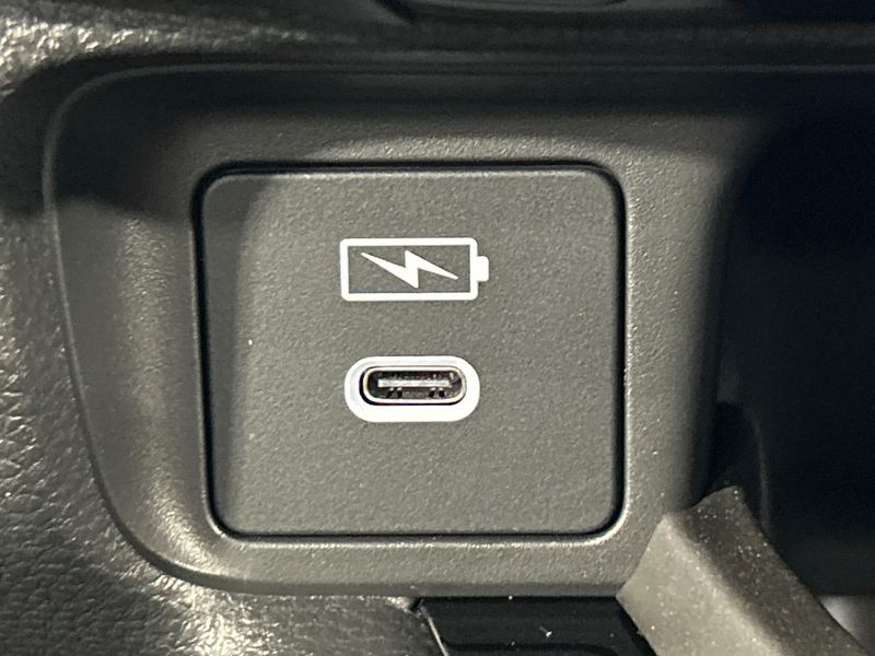 2025 Honda Vezel 6AA-RV5 (UW-6a87c2b92d584)[23]
