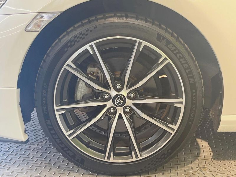 2017 Toyota 86 DBA-ZN6 (UW-6a87c320b986c)[10]